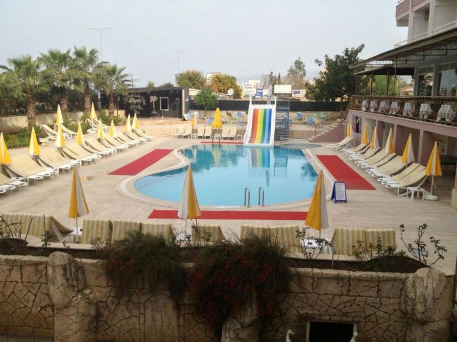 Ideal Beach Hotel Каргичак Екстер'єр фото