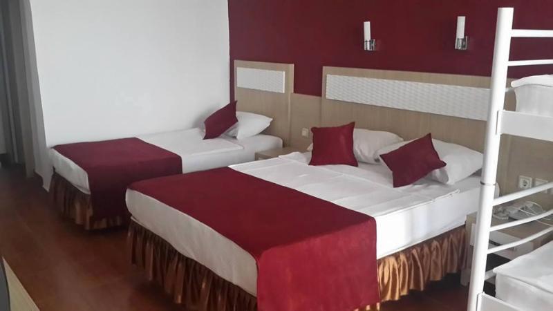 Ideal Beach Hotel Каргичак Екстер'єр фото