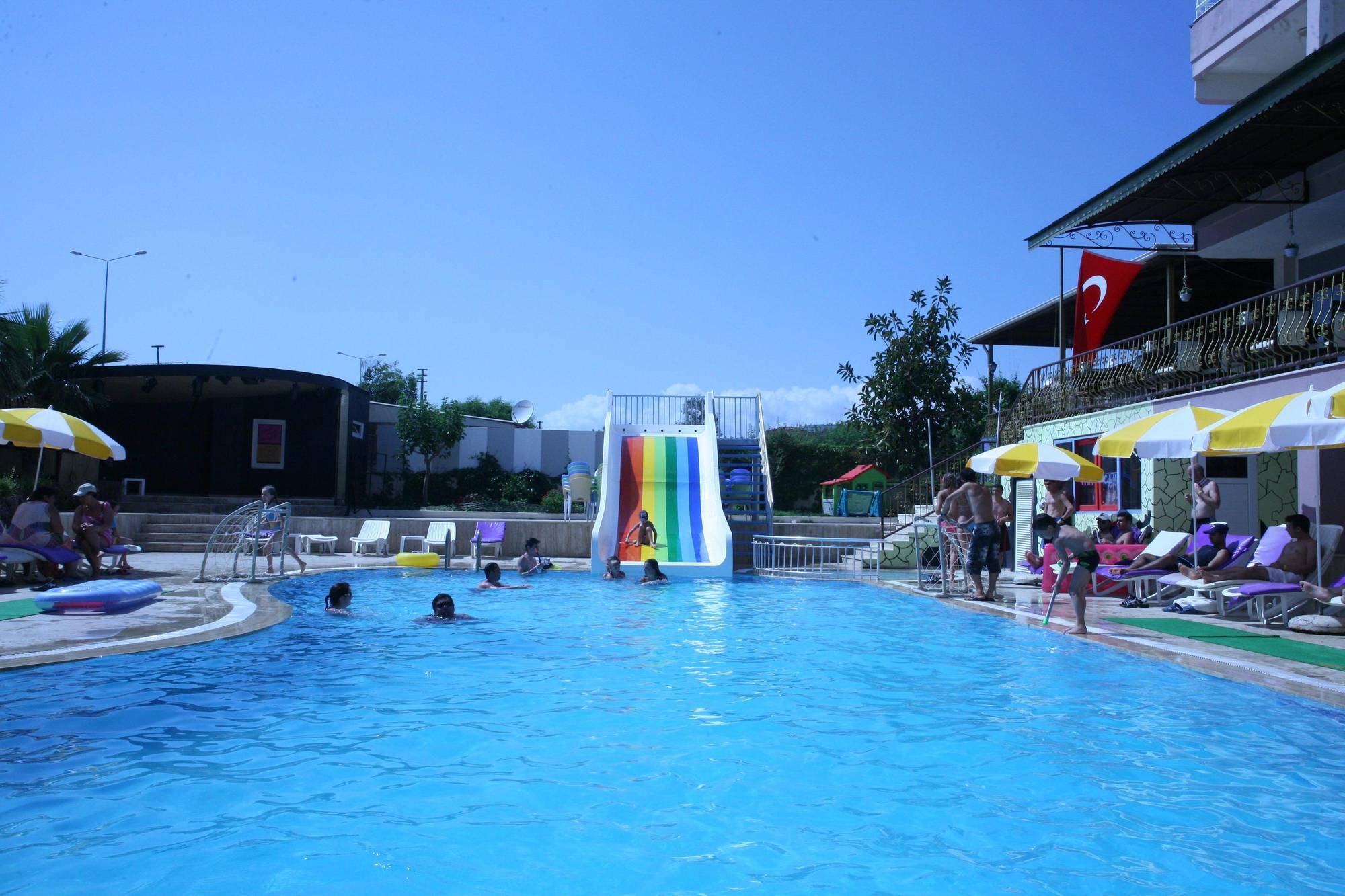 Ideal Beach Hotel Каргичак Екстер'єр фото