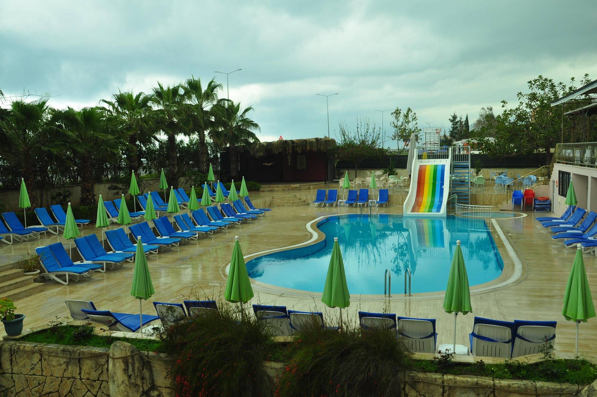 Ideal Beach Hotel Каргичак Екстер'єр фото
